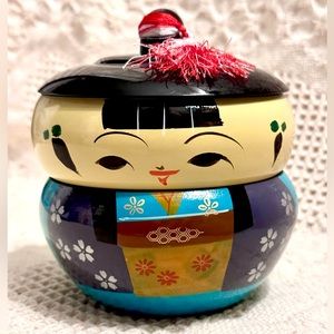 70’s Yamanaka Lacquer Japanese Stackable Figurine Bowl  Kokeshi Iremono box